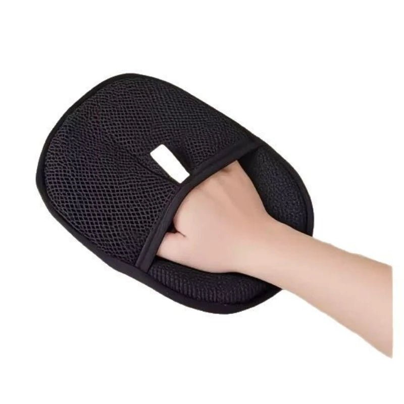 Reusable pet hair removal mitt for clothes and furniture